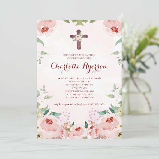 Elegante Blush Pink Rose Bloral Taufe Einladung (Stehend Vorderseite)