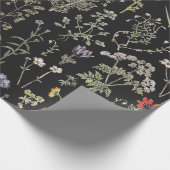 Elegante botanische Vintage Wildblumen Schwarz Geschenkpapier (Ecke)