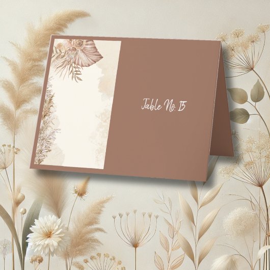 Elegante braune Boho Neutral Wedding Table Karte