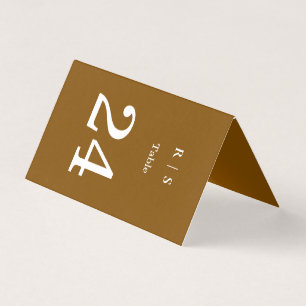 Elegante braune Monogramm-Hochzeitstisch-Nummernka