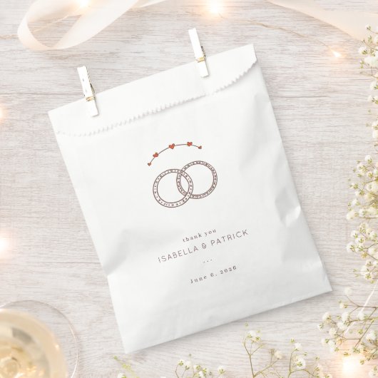 Elegante braune Ringe und Herzen Geschenktütchen (Ausgeschnitten)