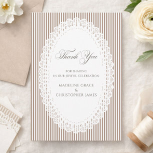Elegante braune Streifen-Spitzen-Doily-Hochzeit-Da Dankeskarte