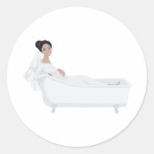 Elegante Braut Entspannen in der Badewanne Hochzei Runder Aufkleber (Vorderseite)