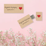 Elegante Bride Groom Wedding Couple Wood USB Drive Holz USB Stick<br><div class="desc">Maßgeschneiderte, personalisierte, moderne cool elegante, rote Herzmonogramm / Initialen, schöne Typografie / Drehbuch, Braut & Bräutigam, Ehemann & Ehefrau, Hochzeit / Jubiläum Fotos, USB Flash / Stift Laufwerk aus natürlichem Hartholzapel. Erhältlich in USB 2.0 und USB 3.0 sowie 8 GB, 16 GB, 32 GB und 64 GB Speicherkapazität. Um sich...</div>