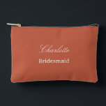 Elegante Bridesmaid Terracotta Accessory Pouch Zubehörtasche<br><div class="desc">Elegante Bridesmaid Terracotta Accessory Pouch, bitte personalisieren Sie den Namen der Brautjungfrau, mithilfe der Online-Personalisierung Vorlage vor der Bestellung. Die Personalisierungsvorlage kann auch leicht verwendet werden, um das Design für andere Hochzeitsgast-Rollen, z. B. Trauzeugin, zu personalisieren, indem der entsprechende Text vor dem Hinzufügen zum Warenkorb entsprechend geändert wird. Wenn Sie...</div>