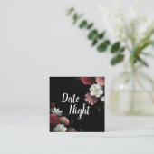 Elegante Burgund und rosa Blume Datumskarte Quadratische Visitenkarte (Stehend Vorderseite)