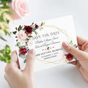 Elegante Burgunder-Rosé-Blumen-Hochzeit mit golden Save The Date