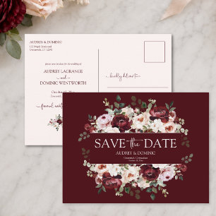 Elegante burgunderrote blumige Hochzeit Postkarte