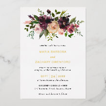 Elegante burgunderrote Herbst-Blumen-Hochzeit
