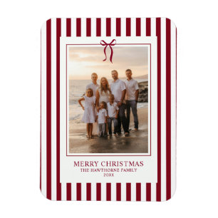 Elegante burgunderrote Streifen-Weihnachtsfamilien Magnet