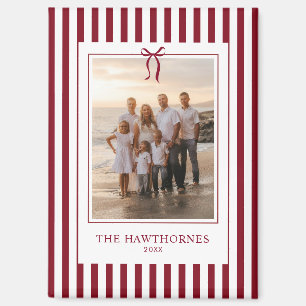 Elegante burgunderrote Streifen-Weihnachtsfamilien Magnet