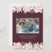 Elegante Burgundy Blumenrosa Hochzeit speichern Si Einladung (Rückseite)