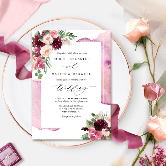 Elegante Burgundy Blush und Berry Floral Wedding Einladung