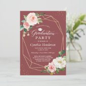 Elegante Burgundy Gold Floral Graduation Party Einladung (Stehend Vorderseite)