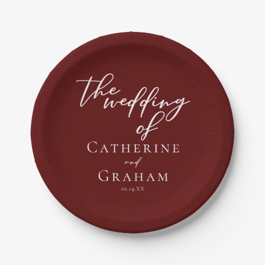 Elegante Burgundy White Script Personalisiert Wedd Pappteller (Vorderseite)