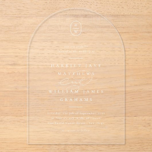 Elegante Calligrafy Initials White Arch Wedding Acryleinladungen (Vorderseite)