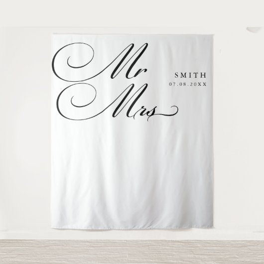 Elegante Calligraphie Mr. & Mrs. Wedding Backdrop Wandteppich (Vorderseite)