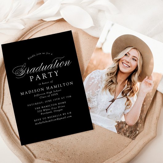 Elegante Calligraphy Black Foto Graduation Party Einladung