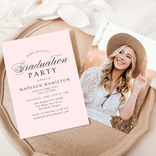 Elegante Calligraphy Blush Foto Graduation Party Einladung