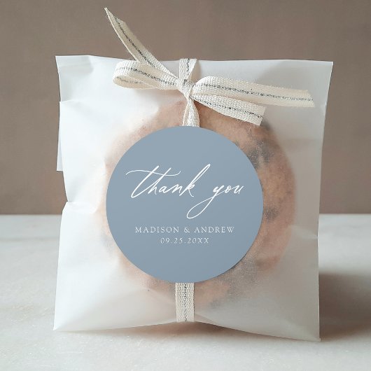 Elegante Calligraphy Dusty Blue Wedding Vielen Dan Runder Aufkleber