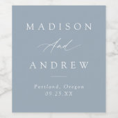 Elegante Calligraphy Dusty Blue Wedding Weinetikett (Einzelnes Label)