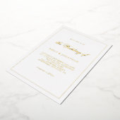 Elegante Calligraphy Line Border Wedding Real Folieneinladung (Gedreht)