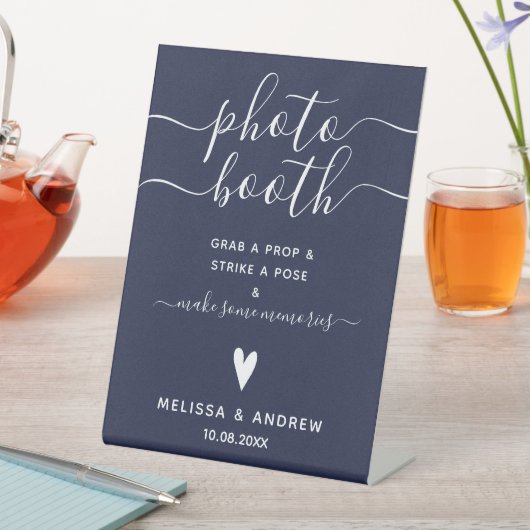 Elegante Calligraphy Navy Blue Wedding Fotobooth Sockelschild (In Situ)