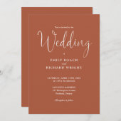 Elegante Calligraphy Script Terracotta Wedding Einladung (Vorne/Hinten)