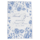 Elegante Chic Blue Toile Chinoiserie Brautparty Mittlere Geschenktüte (Vorderseite)