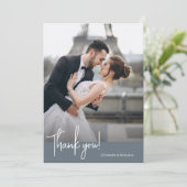 Elegante Chic Dusty Blue Wedding Dankeskarte (Stehend Vorderseite)