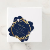 Elegante Chic Golden Foliage Navy Blue Wedding Geschenkanhänger (Beispiel)