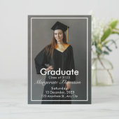 Elegante Chic Typografy Graduation Party Einladung (Stehend Vorderseite)