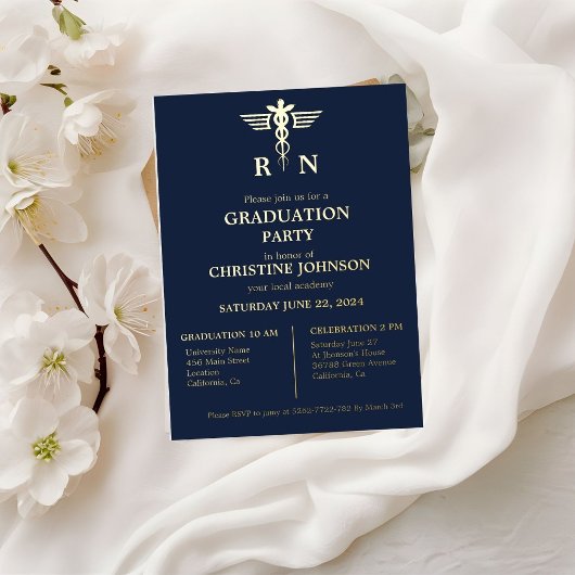 Elegante Chic Typografy Nurse Graduation Party Folieneinladung