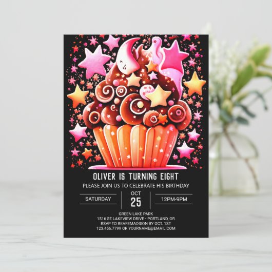 Elegante Chocolate Delight Muffin Girl Birthday Einladung (Stehend Vorderseite)