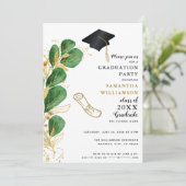 Elegante Class of 2025 Foto Greenery Abschluss Einladung (Stehend Vorderseite)