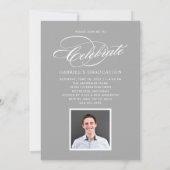 Elegante Class of Red Foto Graduation Party 2025 I Einladung (Rückseite)