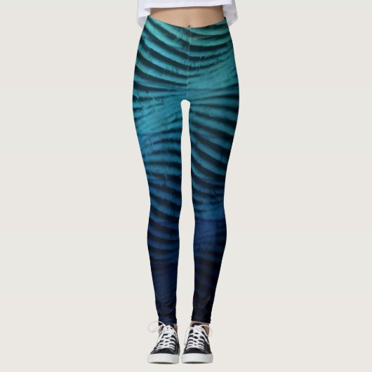 Elegante Classic Blue Waves in Wasserfarbe Leggings (Vorderseite)