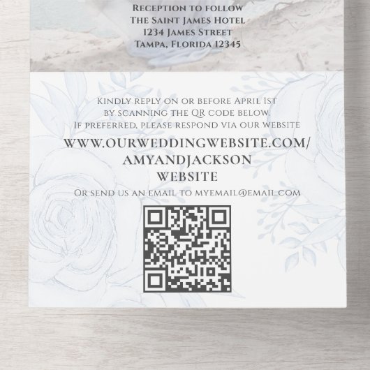 Elegante Classic Dusty Blue QR Code Floral UAWG All In One Einladung (Innen Boden)