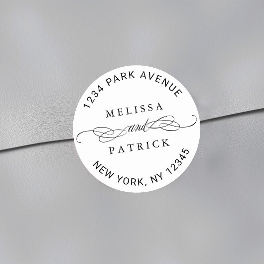 Elegante Couple Names Wedding Rücksendeadresse Runder Aufkleber