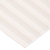 Elegante Cream Herringbone Zig Zag Tischdecke (Schrägansicht)