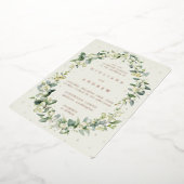Elegante Cream Snowberry+Eucalyptus Winter Wedding Folieneinladung (Gedreht)
