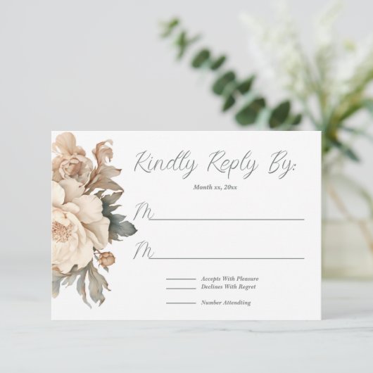 Elegante Creme und Taupe mit grüner Blütenhochzeit RSVP Karte (Stehend Vorderseite)
