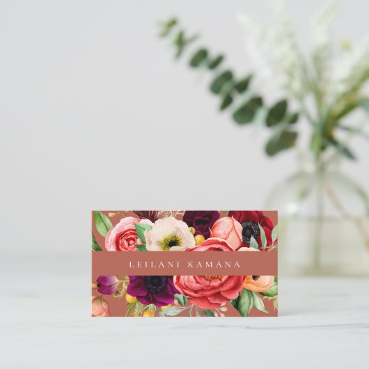 Elegante Dark Floral Business Card Visitenkarte (Stehend Vorderseite)