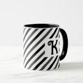 Elegante Diagonal Stripes Black Novelty Tasse (VorderseiteRechts)