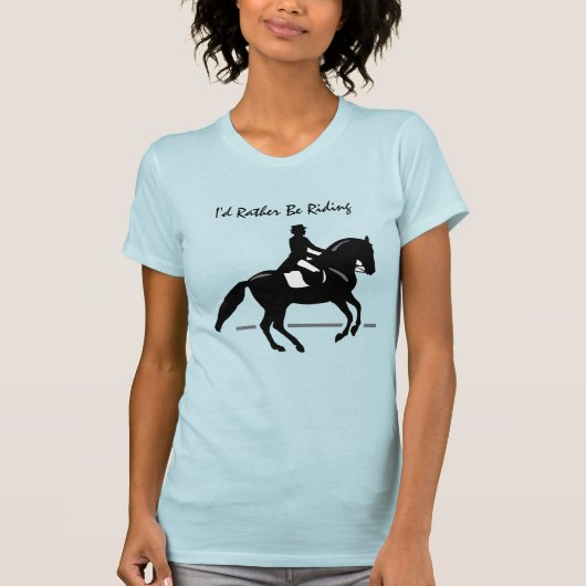 Elegante Dressage Rider Darstellend Pirouette T-Shirt (Vorderseite)