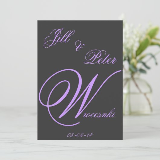 elegante dunkelgraue und lila Hochzeitseinladung Einladung (Stehend Vorderseite)