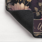 elegante dunkle Blume mit Namen Mousepad (Ecke)