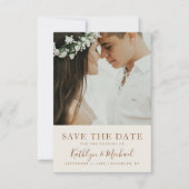 Elegante Dusty Beige Moderne Typografie Hochzeit Save The Date (Vorderseite)