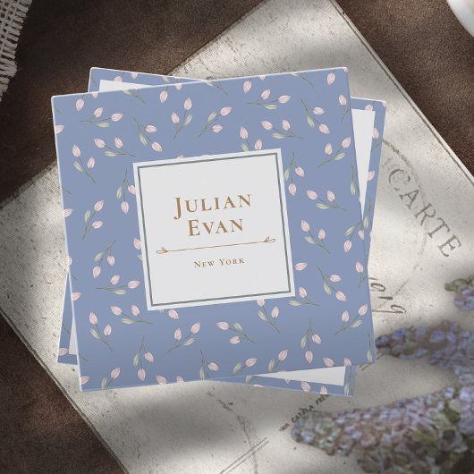 Elegante Dusty Blue Floral Pattern Business Card Quadratische Visitenkarte