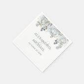 Elegante Dusty Blue Simple Floral Wedding Rose Serviette (Ecke)